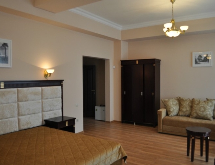 Люкс 2-местный 1-комнатный № 8,13,16,17 (вид на море,2-3 этаж) - Отель «Вилла Виктория» Гудаута